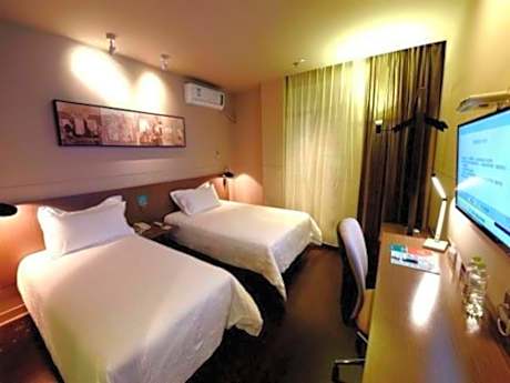 Business Twin Room B