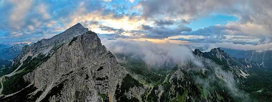 Erjavčeva mountain hut at Vršič pass