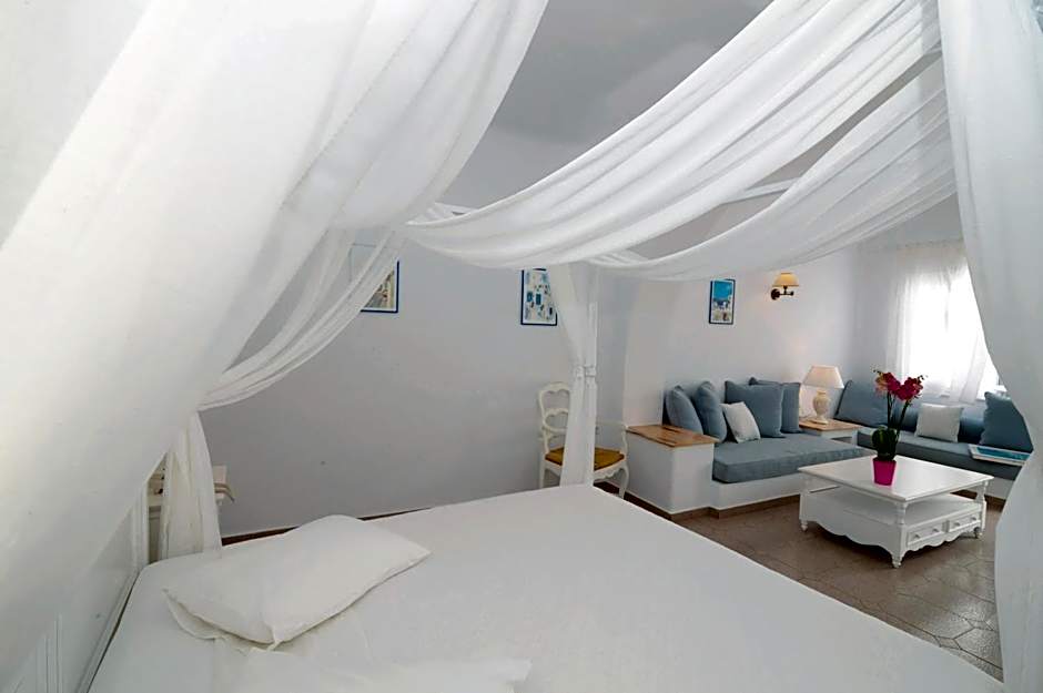 Kamari Hotel