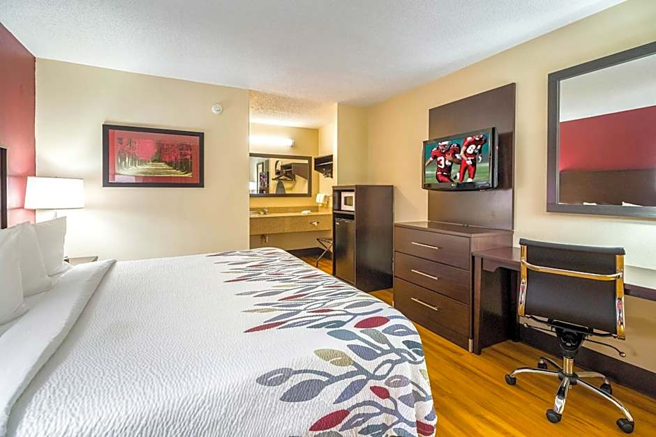 Red Roof Inn Clarksville