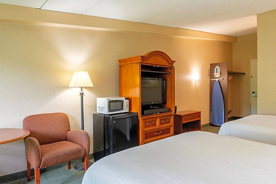 White River Inn & Suites