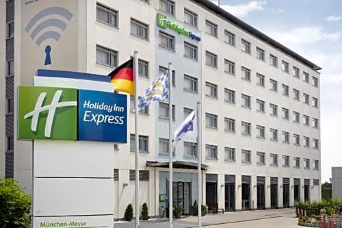 Holiday Inn Express Munchen Messe Feldkirchen Westerham Rates From Eur54