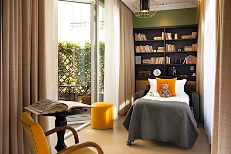 Triple Room with Terrace and with Private Hammam Access