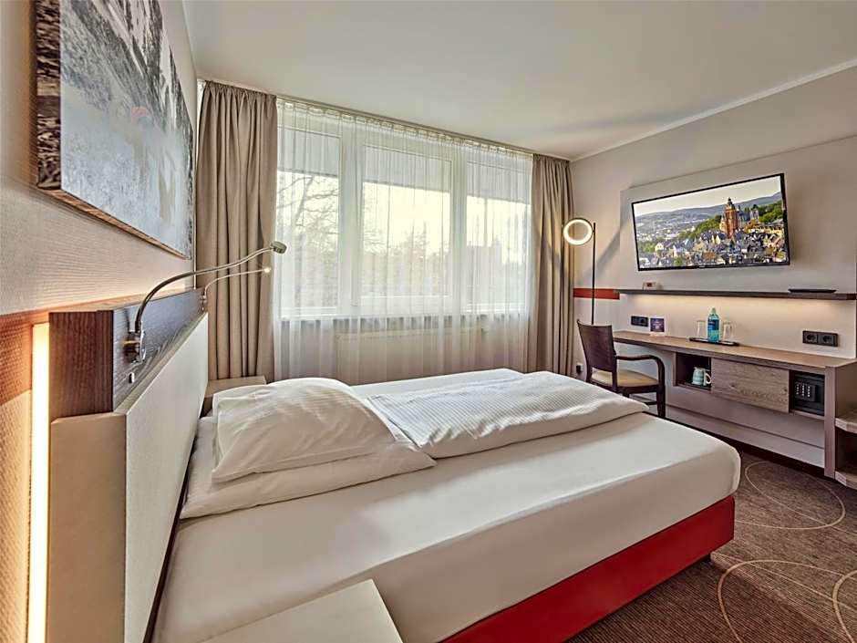 Photo 1 of 5 of Comfort 1 Queen Bed