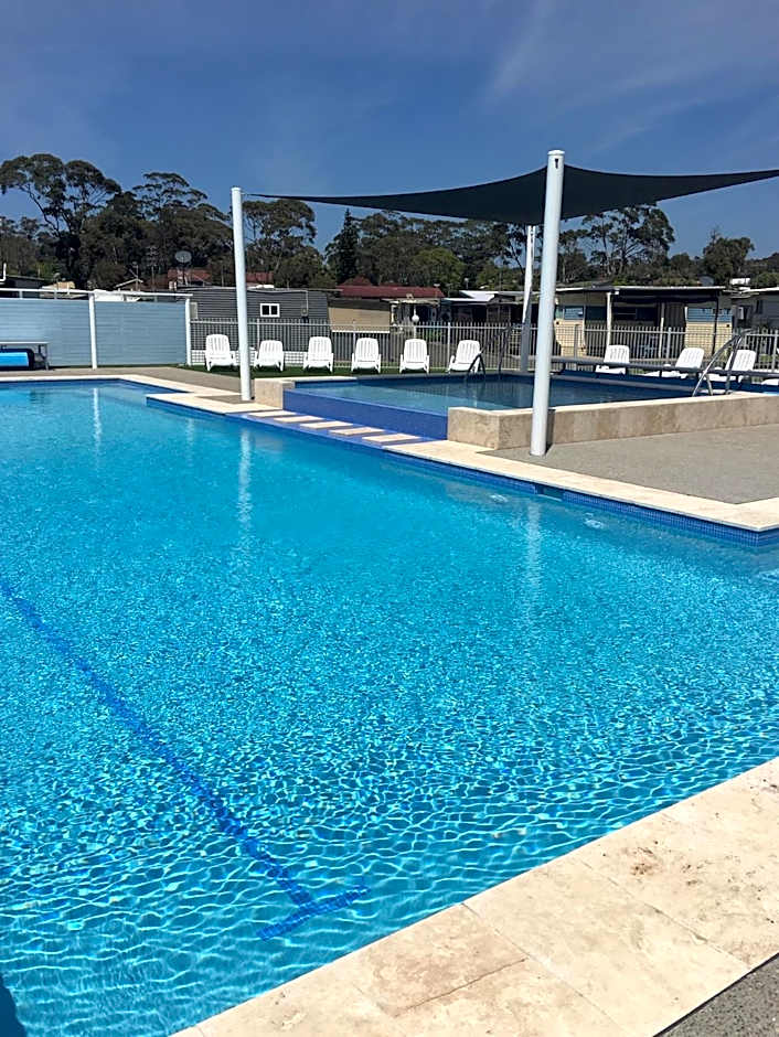 Lakeside Cabins & Holiday Village