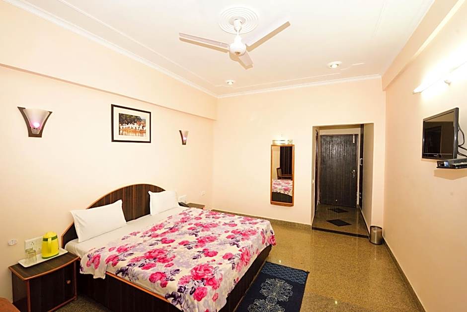Geetanjali Hotel & Motel