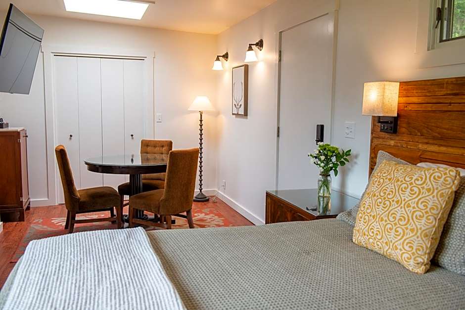 Inn at Buckhorn Cove