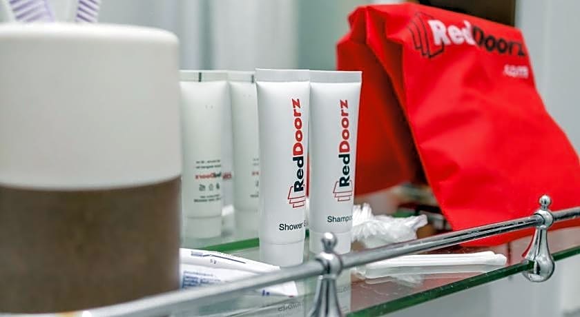 RedDoorz Plus @ Vantas Hotel Parbaba