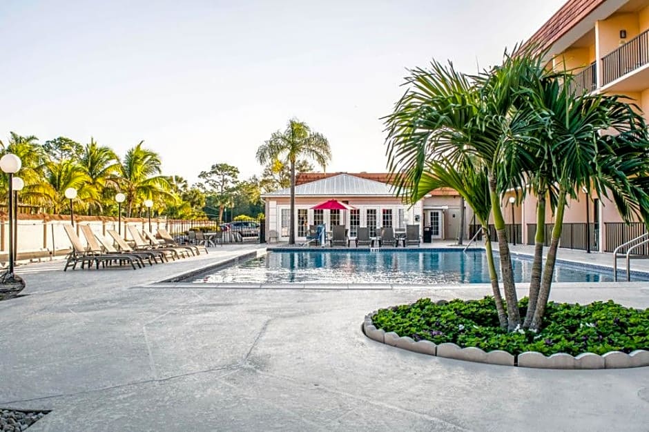 Baymont by Wyndham Bonita Springs