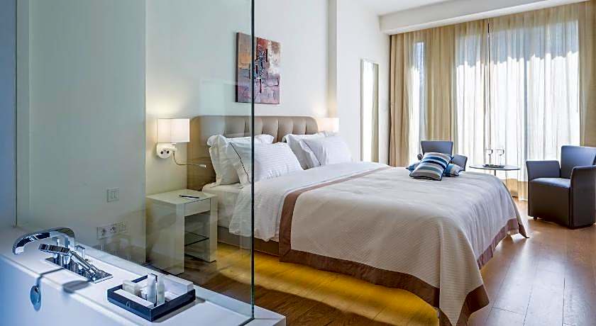 O Monot Luxury Boutique Hotel