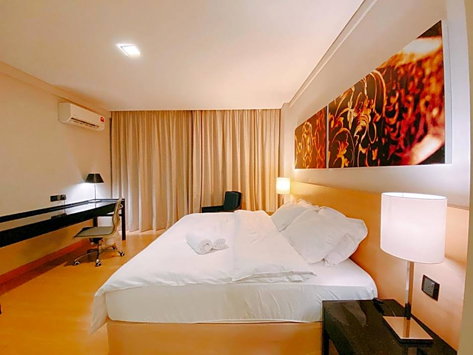 Straits Suite by C Homestay Malacca