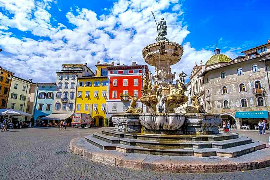 YUGOGO PELLICO 8 Trento Centro