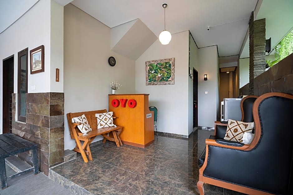 OYO 2438 D'Tamblingan Guesthouse