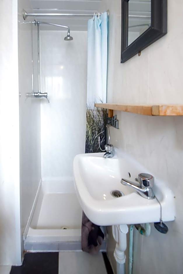 MyRoomz Hollingdales Hotel