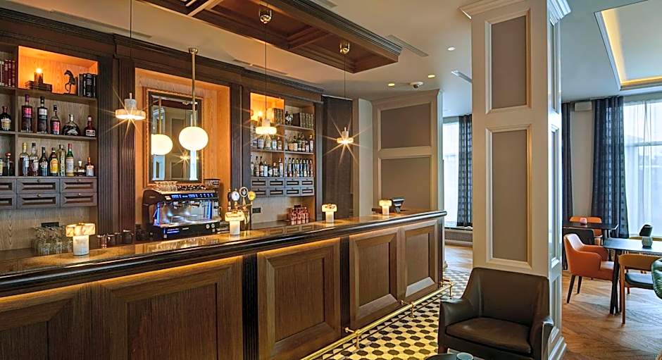 Konsulat Hotel Reykjavik, Curio Collection by Hilton