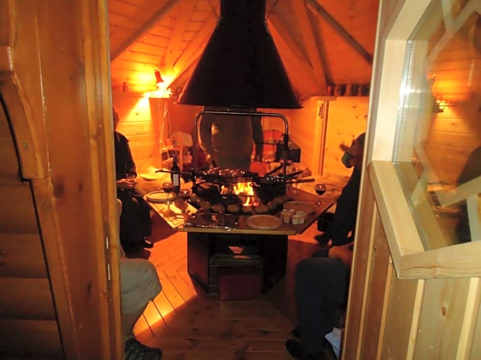 Tudor Lodge with pool & BBQ cabin