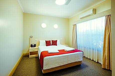 Executive Suite with Spa Bath