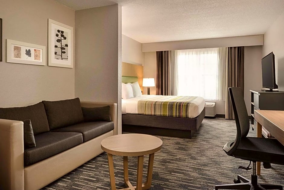 Country Inn & Suites by Radisson, Pella, IA