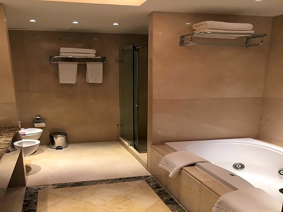 Le Bristol Hotel