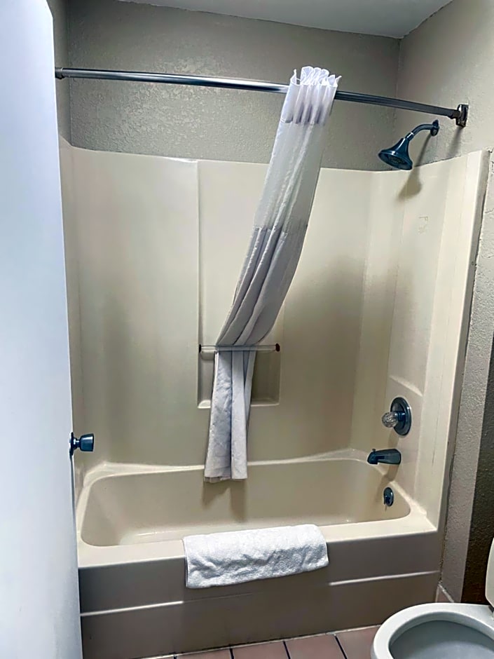 Baymont Inn & Suites