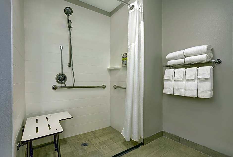 Holiday Inn Express & Suites - Lenexa - Overland Park Area By IHG