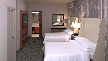 Queen Room with Roll-in Shower - Mobility Accessible