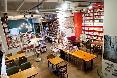 Andong Poonggyung Hostel N Library
