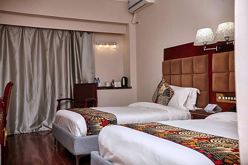 Best Western Plus Paramount Hotel