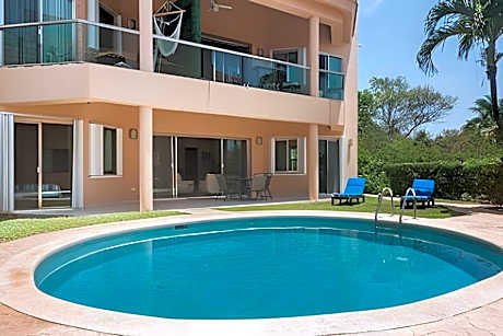 Cozy Place/WiFi/Beach 10 min Walk/Private Pool