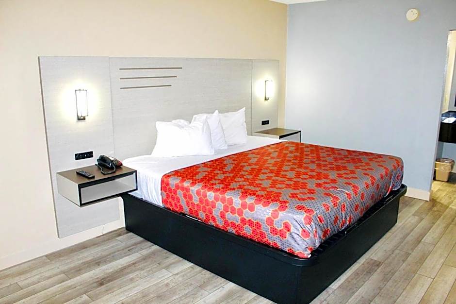 Photo 1 of 3 of Superior King Suite