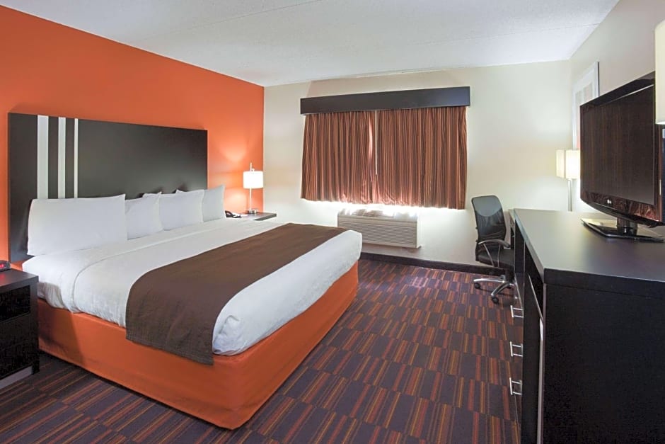 AmericInn by Wyndham Shakopee Near Canterbury Park