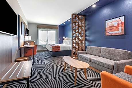 King Suite with Single Sofa Bed