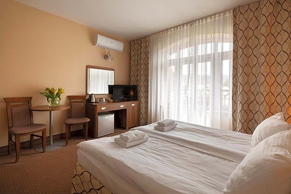 Paria Hotel