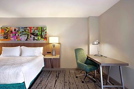 King Room with Tub - Mobility and Hearing Access