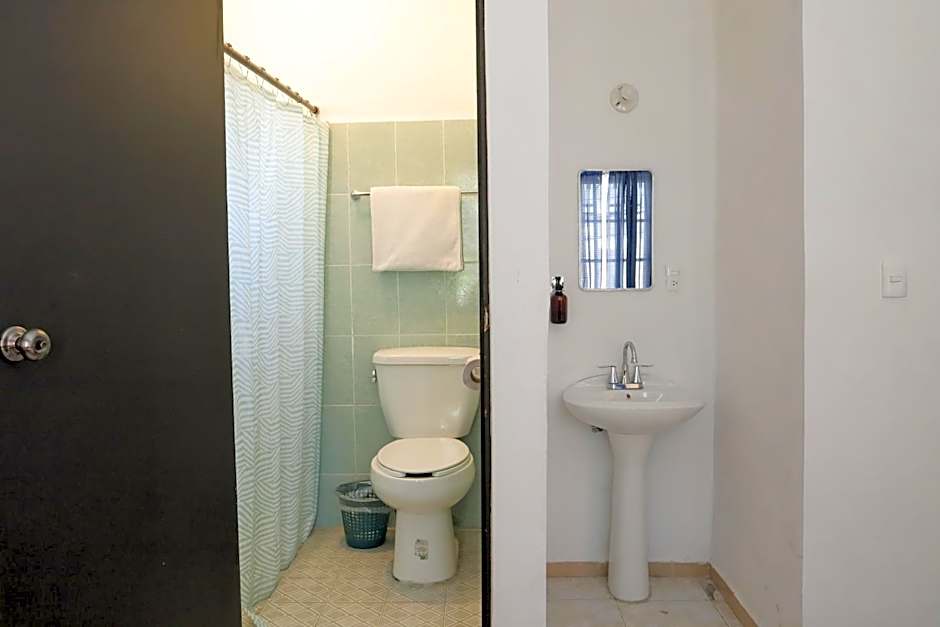ANTIQUE Guest House Fundidora