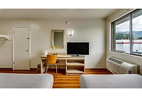2 Full Beds | Non-Smoking