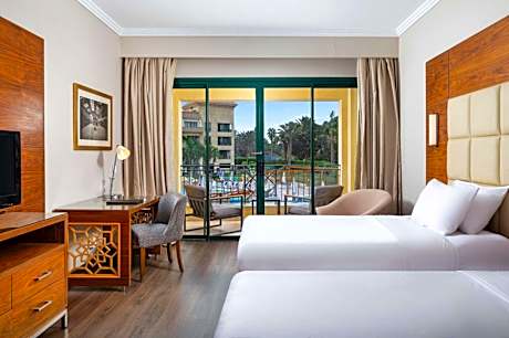 Superior Twin Room with Pool