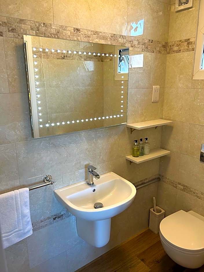 Oakwood Bed and Breakfast Heathrow