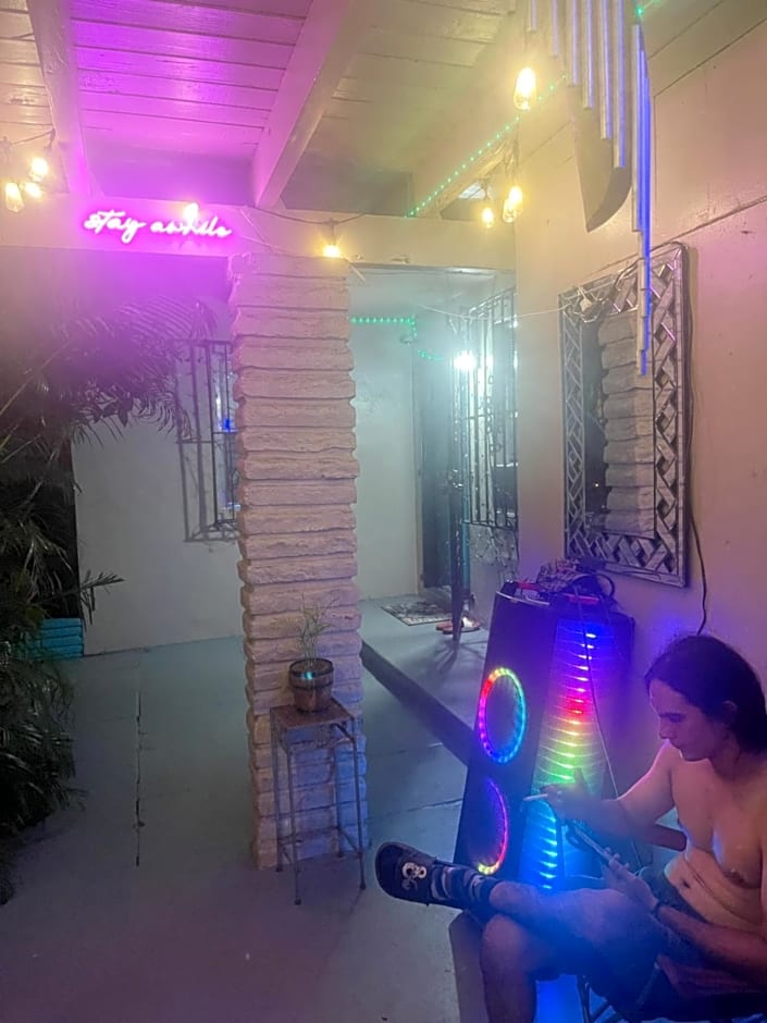 Miami Vibes "Hostel-Like" Shared Room