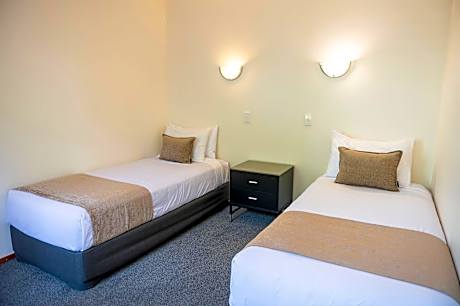 2 Bedroom - Sleeps 5