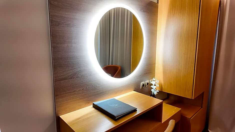 Photo 1 of 11 of Junior Suite, Sea View
