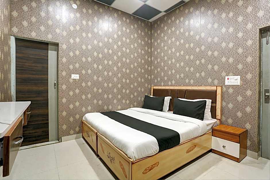 Hotel O Kingland Water Park Rohtak