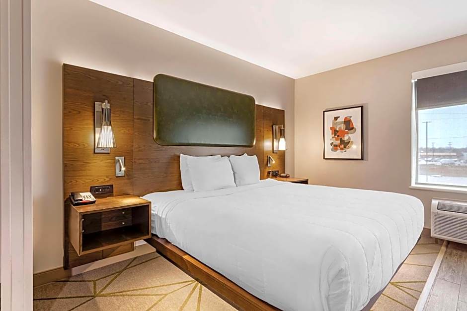 Photo 1 of 3 of 1 Bedroom 1 King Bed Suite