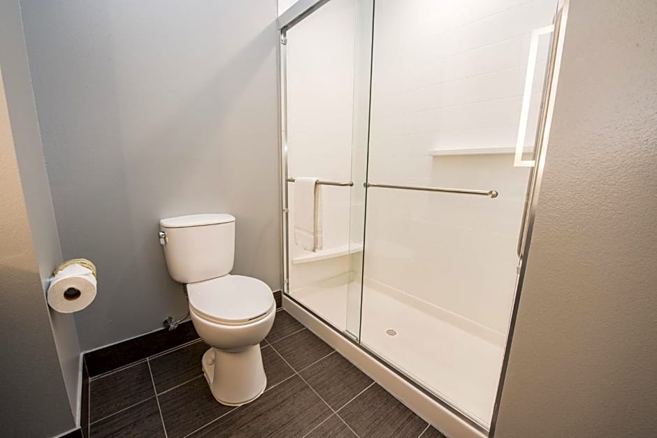 Holiday Inn Express & Suites Houston SE - Airport Area By IHG