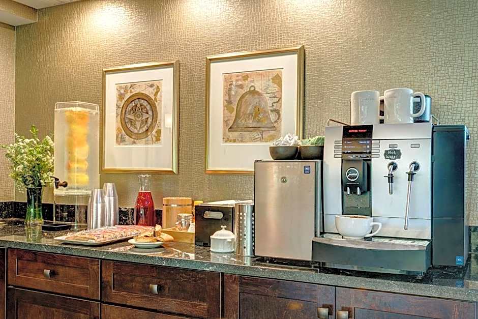 The Garrison Hotel & Suites Dover-Durham, Ascend Hotel Collection