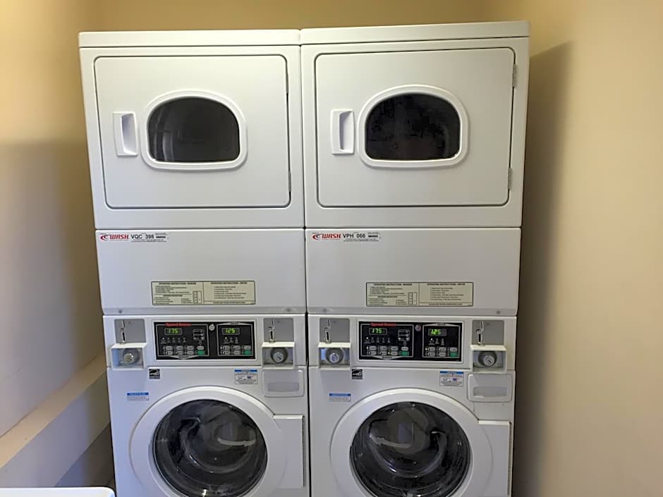 Howard Johnson by Wyndham San Diego Sea World