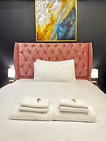 Deluxe Suite with Spa Bath