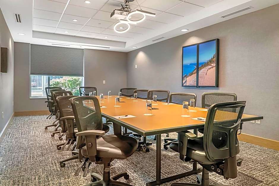 Cambria Hotel Traverse City