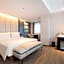 Atour Hotel Dalian Donggang Business District Gangwan Plaza