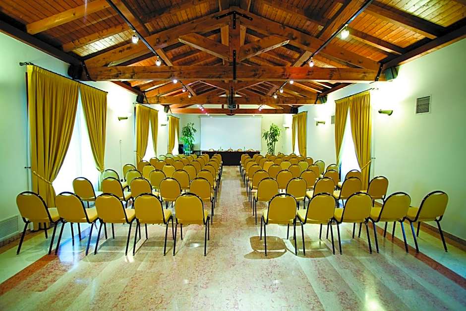 Hotel Alla Rocca Conference & Restaurant